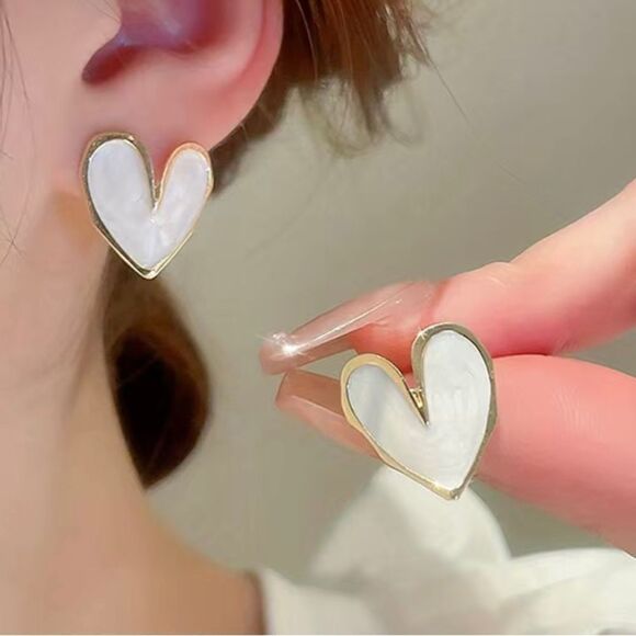 🔅🆕 ✨Elegant Classic Gold Rim Heart Enamel Earrings available in: 💙 🤍 ❤️ 💜✨ - Picture 7 of 10